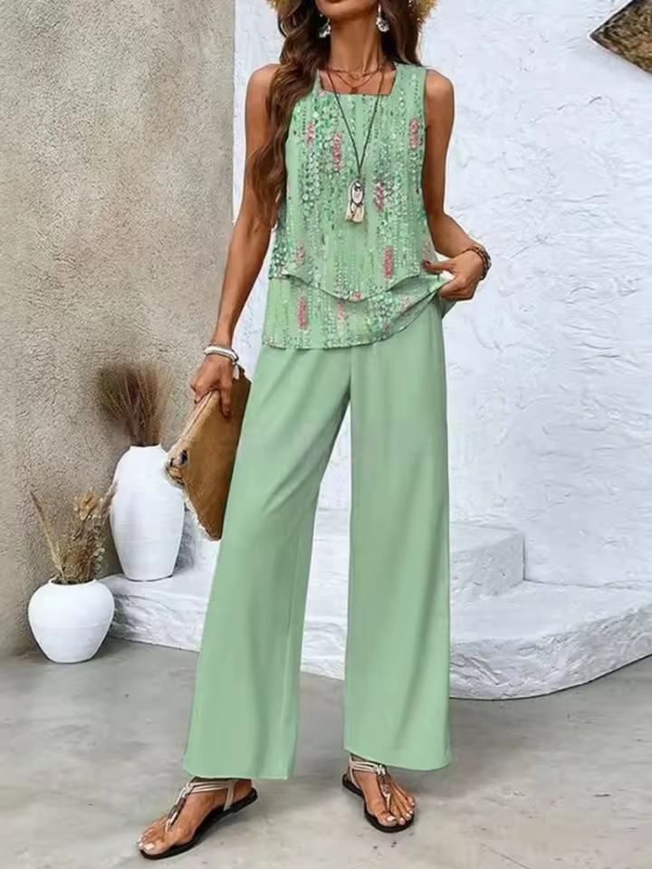 Isabella - Two-piece set with matching top and pants