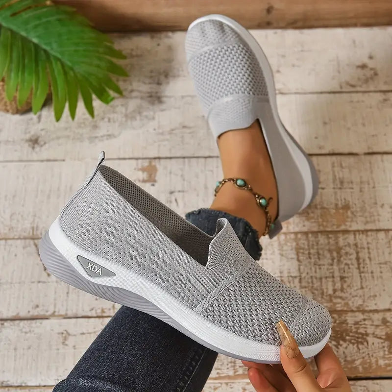 Lira | Orthopaedic walking shoes with arch support