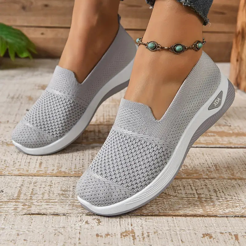 Lira | Orthopaedic walking shoes with arch support