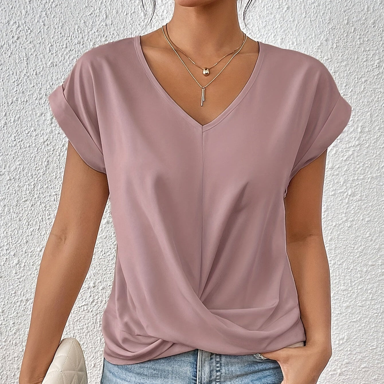 Doreen | V-neck shirt with a flattering fit