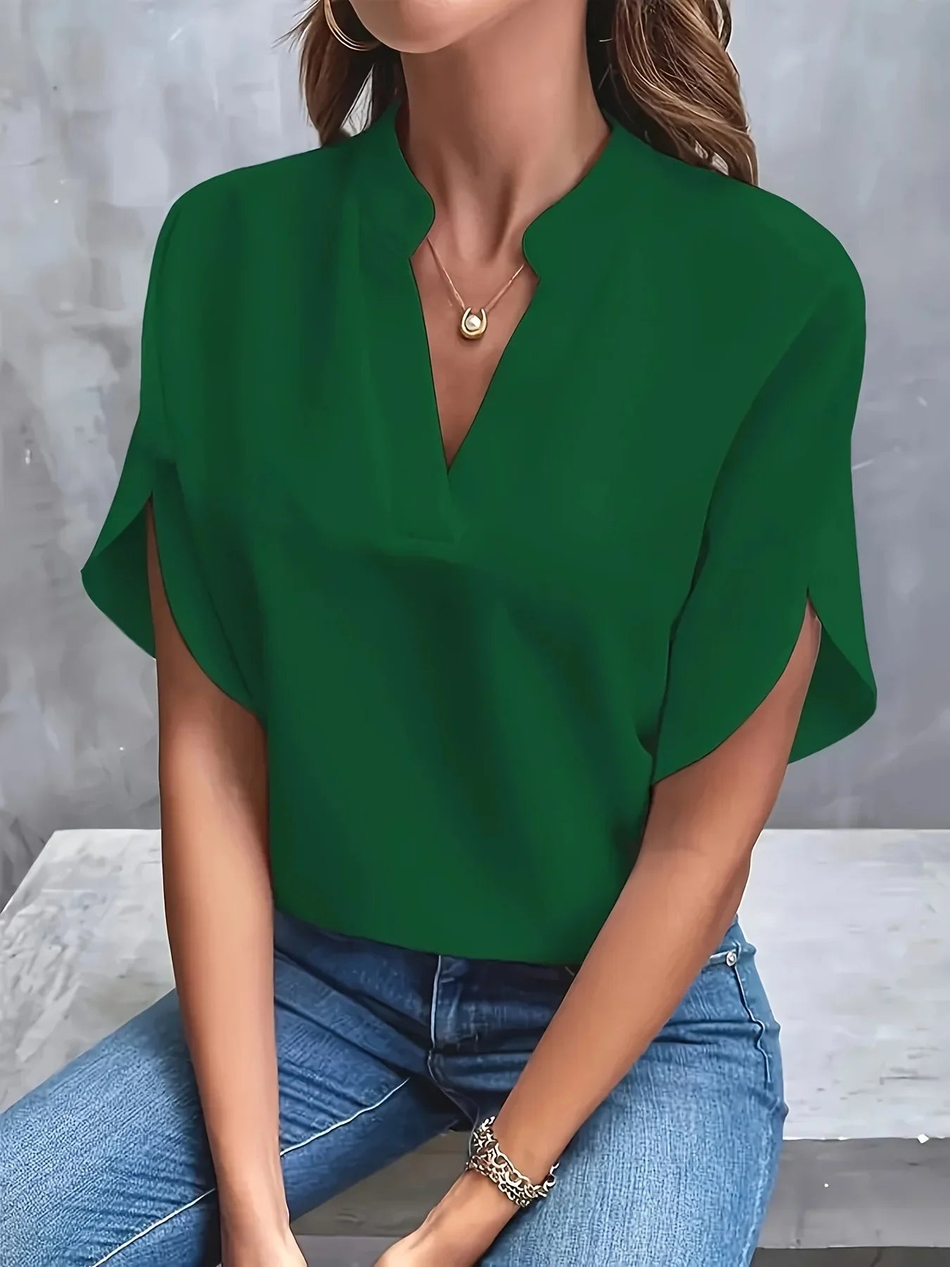 Thalia | Elegant blouse with refined cut