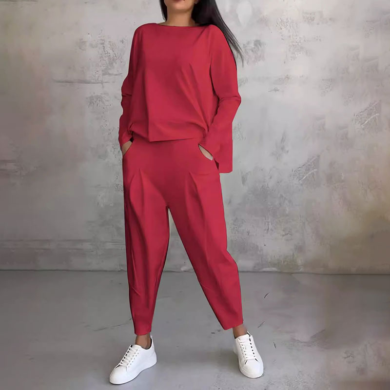 Laura - 2-piece set with pants and long-sleeve shirt.