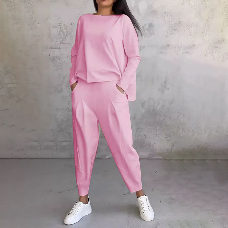 Laura - 2-piece set with pants and long-sleeve shirt.