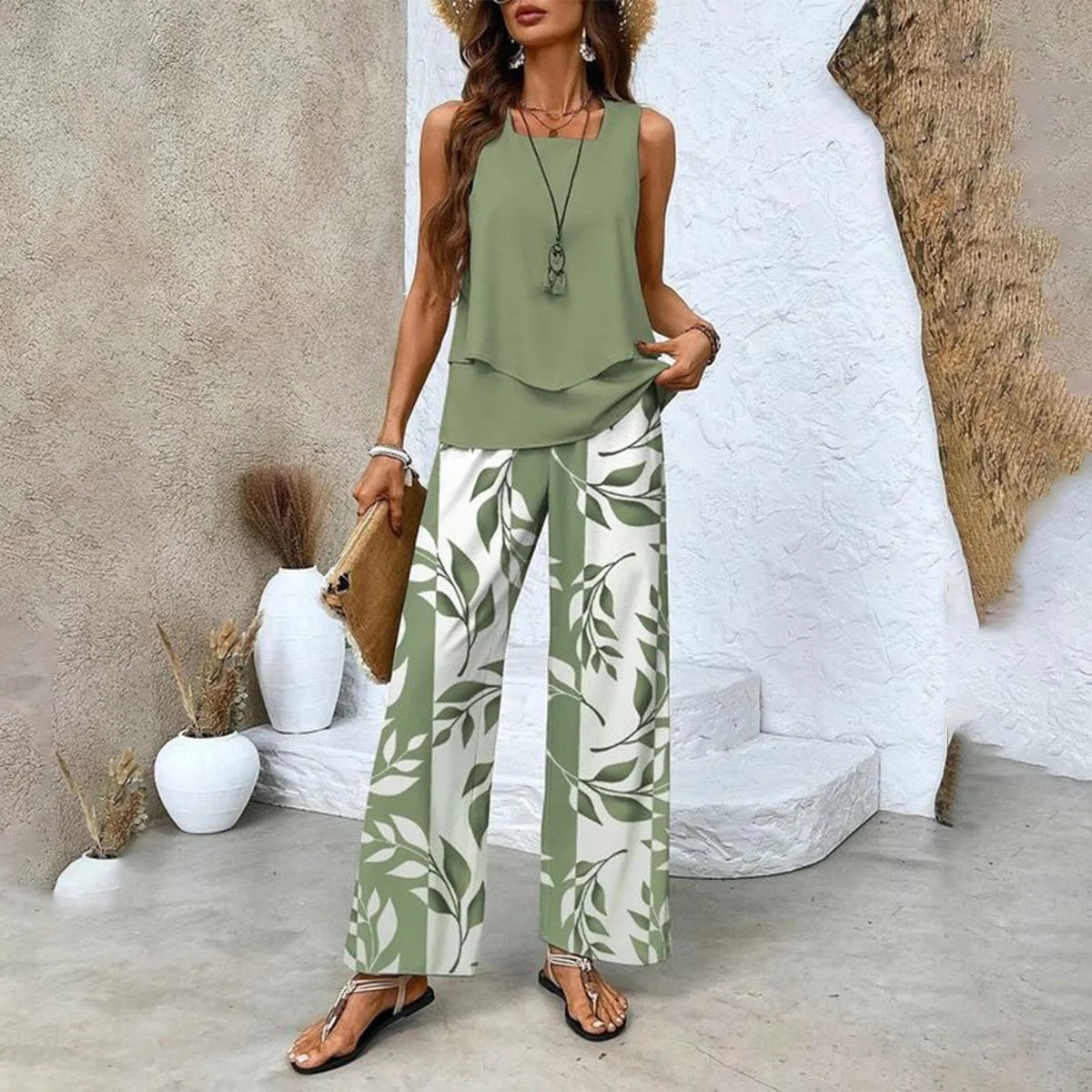 Isabella - Two-piece set with matching top and pants
