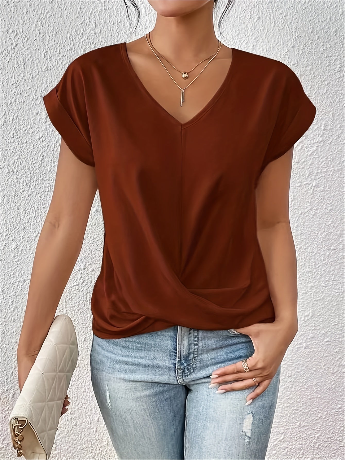 Doreen | V-neck shirt with a flattering fit