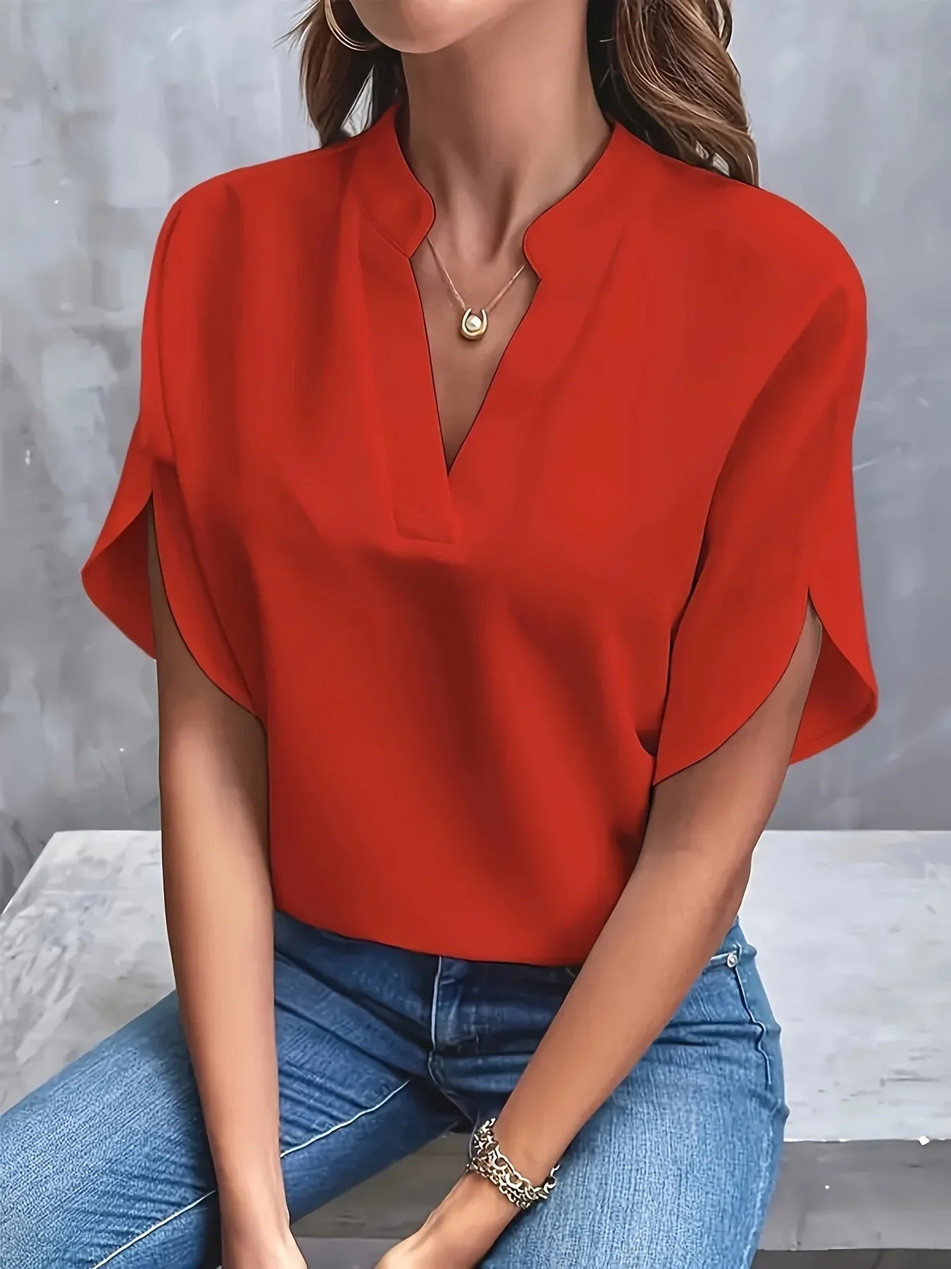 Thalia | Elegant blouse with refined cut