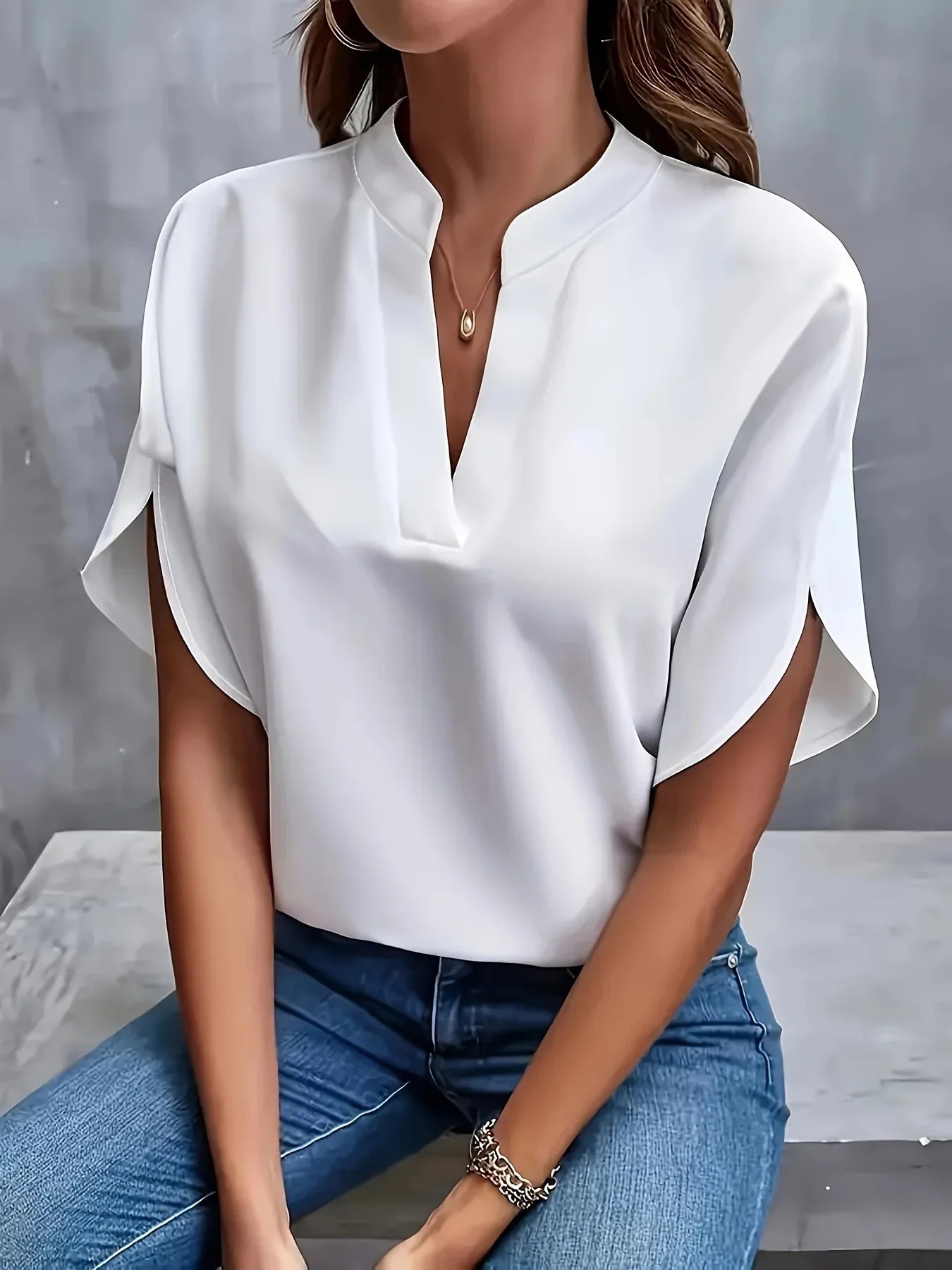 Thalia | Elegant blouse with refined cut