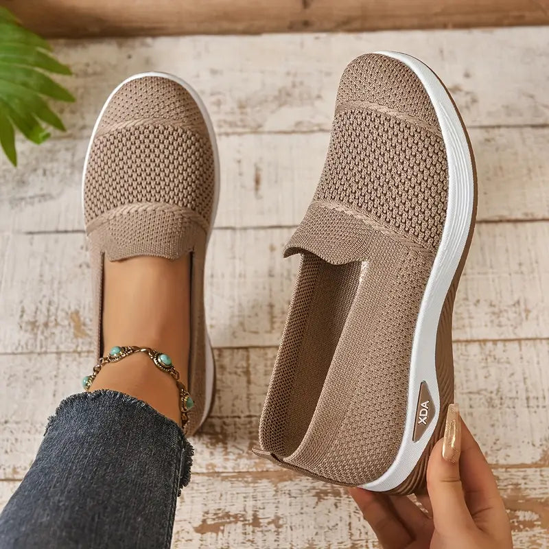 Lira | Orthopaedic walking shoes with arch support